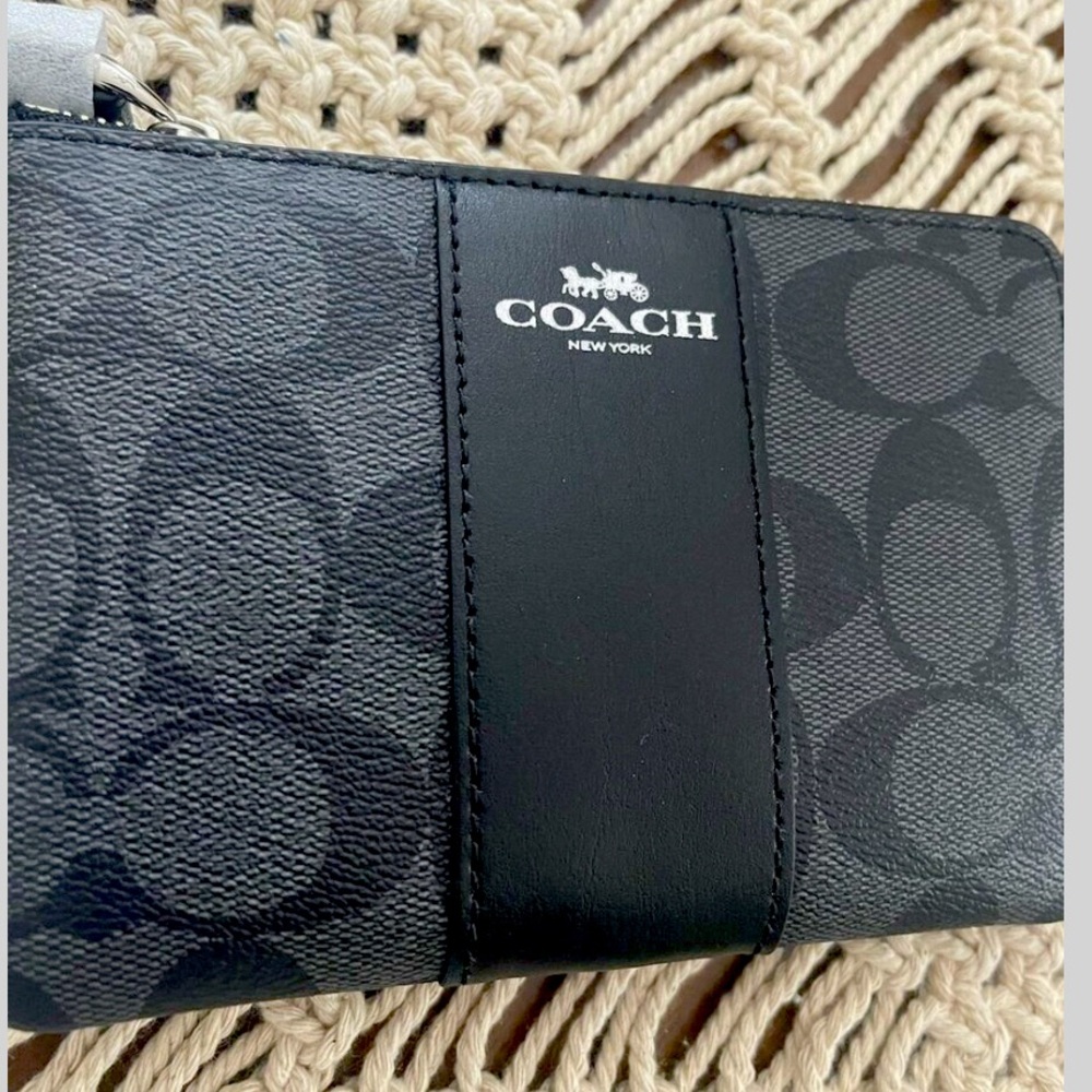 Coach Small Signature Leather Corner Zip Wristlet IM Silver Black F58035